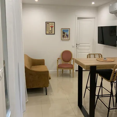 Daire Avec Patio Vielle